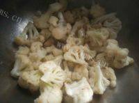 美味的干锅菜花做法图解7)
