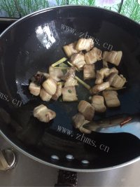 香喷喷的家常红烧肉做法图解4)