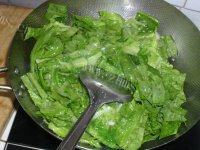 家常菜蒜蓉莴苣叶做法图解5)