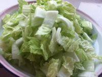 家常菜白菜炖冻豆腐做法图解1)