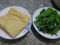 家常菜韭菜炒千张做法图解1)