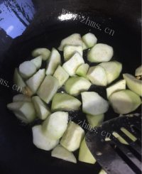 清淡的丝瓜炒蛋做法图解7)