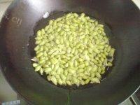 毛豆炒肉丝自制做法图解1)