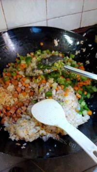 家常炒饭做法图解8)