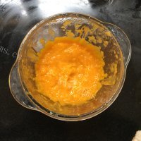 美味的双色慕斯流心蛋糕做法图解19)