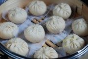 美味的生肉包