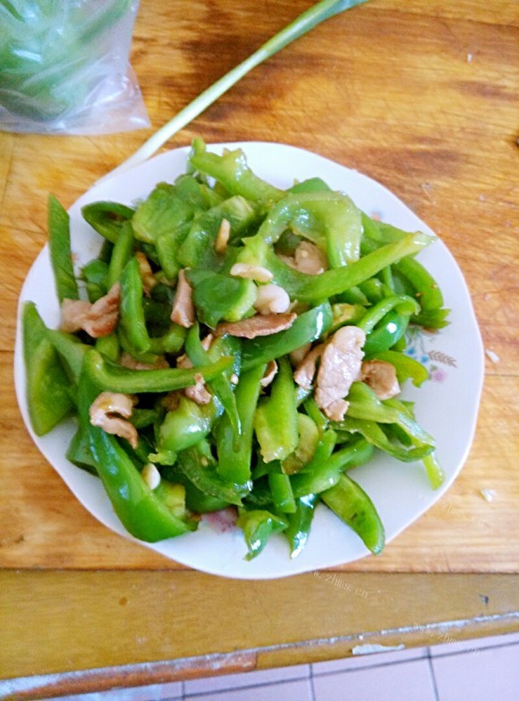 回味无穷的青椒炒肉