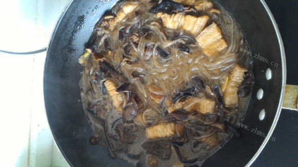 香喷喷的猪肉炖粉条