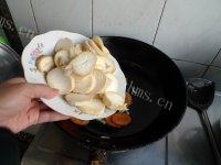 杏鲍菇炒腊肉做法图解4)