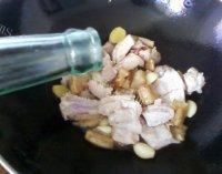 家常菜油豆腐烧肉做法图解5)