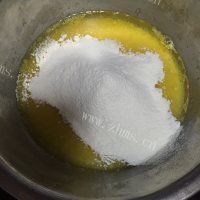 自制提子蛋糕做法图解4)