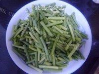 「自创」蒜薹炒鸡蛋做法图解1)