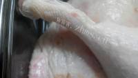 美味的茶树菇豆皮焖鸭做法图解3)