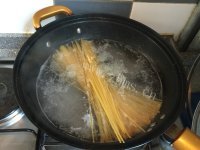 美味的蘑菇培根意面做法图解6)