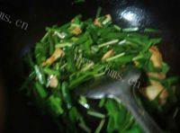 家常菜韭菜炒豆干做法图解9)