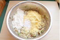 美味的萝卜丝豆腐玉米面肉饼做法图解10)