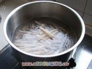 自制葱油莲条做法图解2)