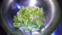 爽口的清炒菜花做法图解4)