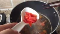 美味的西红柿蛋花汤做法图解3)
