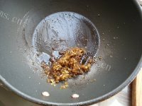 美味的剁椒蒜蓉蒸扇贝做法图解6)