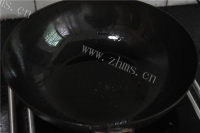 美味的青椒胡萝卜炒土豆丝做法图解3)