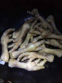美味的红烧鸡爪做法图解5)