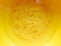 美味的番茄肉酱玉米面做法图解3)