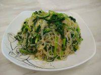美味的粉丝拌菠菜
