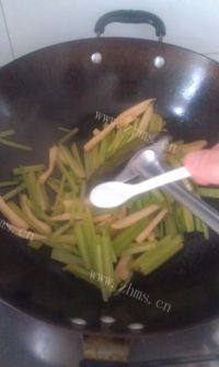 家常菜杏鲍菇炒芹菜
