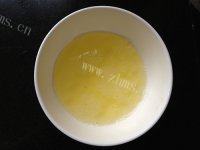 甜甜的蛋白椰蓉球做法图解2)