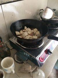 家常炖豆腐做法图解3)
