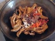麻辣鸭掌做法图解5)