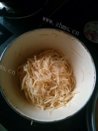 色味俱佳的香煎土豆饼做法图解2)