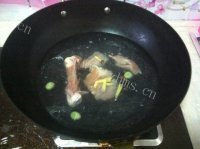 暖胃的杂蔬鸡汤粉丝煲的做法图解三