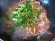 诱人的肉丝炒五彩