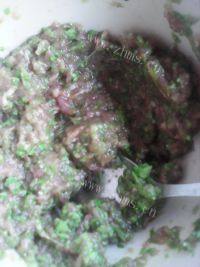 美味的猪肉生菜馄饨做法图解3)