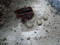 家常菜四季豆炒土豆做法图解7)