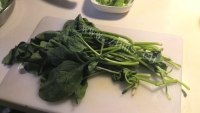 口感丰富的菠菜蛋花汤做法图解1)