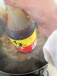 #特色美食#蘑菇炒肉做法图解4)