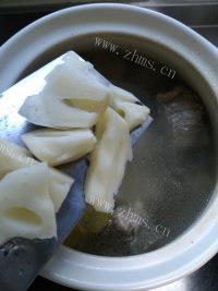莲藕排骨汤做法图解7)