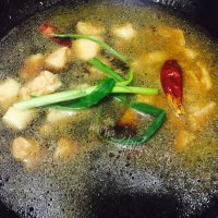 玉盘珍馐的红烧肉炖土豆做法图解10)