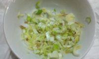自制肉炒菜花做法图解2)