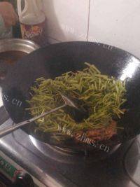 [懒人美食]芦蒿炒肉丝做法图解4)