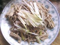 饱满的凉拌豆腐丝做法图解6)