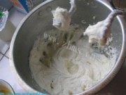 自制大理石纹奶酪蛋糕做法图解2)