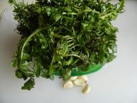 家常蒜末拌荠菜做法图解1)