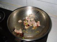 饱满的炒芹菜做法图解4)
