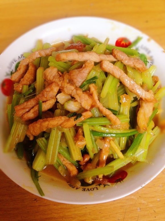 懒人版芹菜炒肉丝