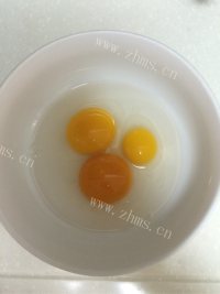 美味的韭菜盒子做法图解3)