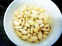 「美味可口」土茯苓扁豆大骨汤做法图解2)